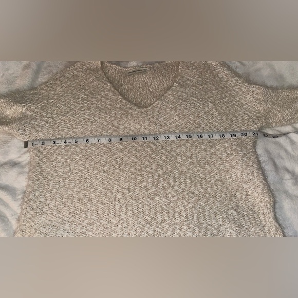 Abercrombie & Fitch V-Neck Fuzzy Sweater metallic threadingXS/S - Picture 10 of 13
